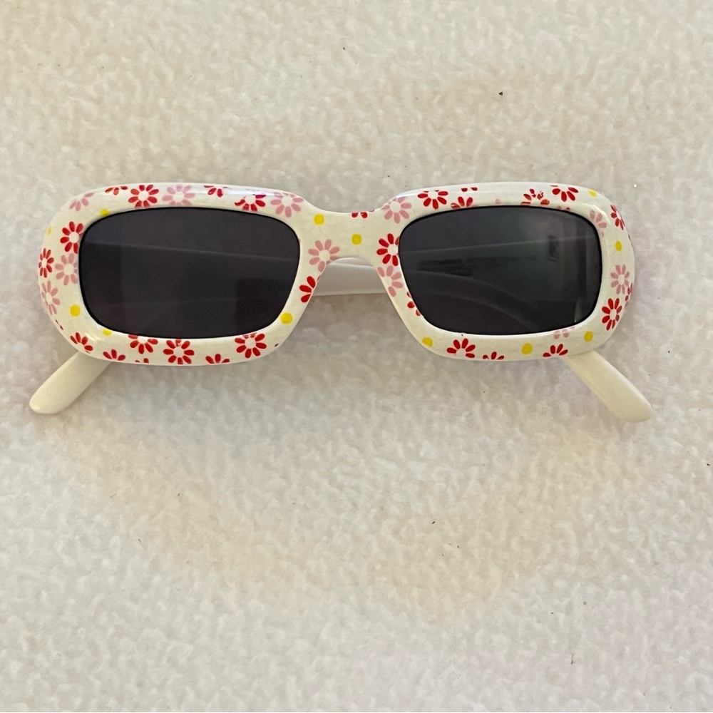 ⭐️ 4/$10 Flower Infant Sunglasses